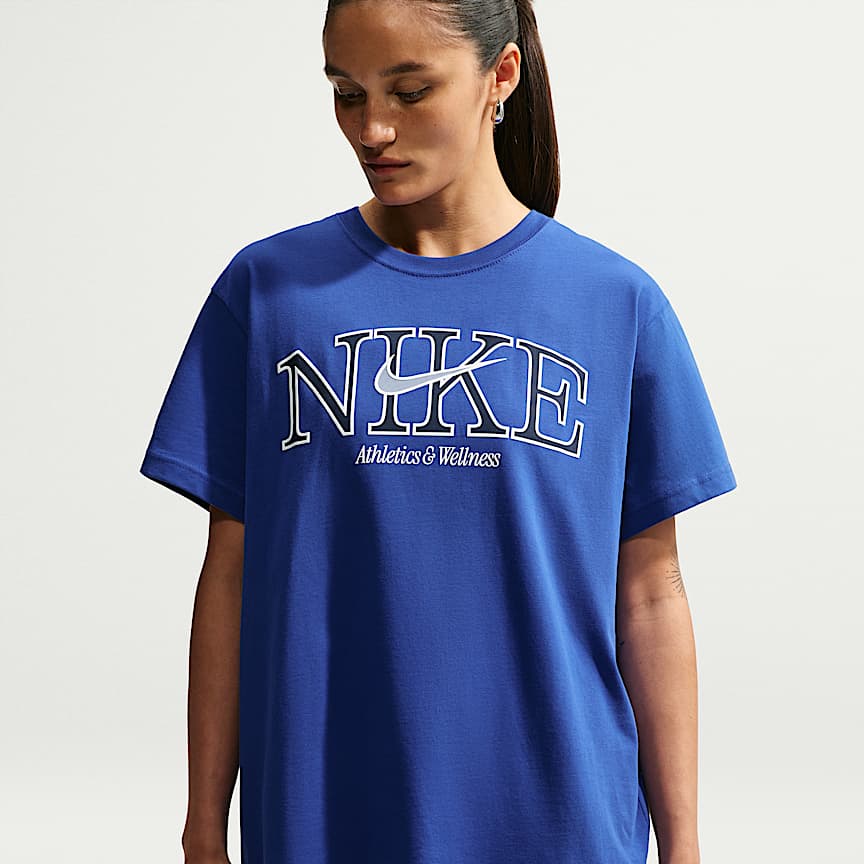 Nike Sportswear Classic Women's Oversized T-Shirt. Nike.com